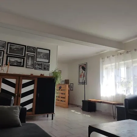 La Casa De Coco Homestay Sery-les-Mezieres